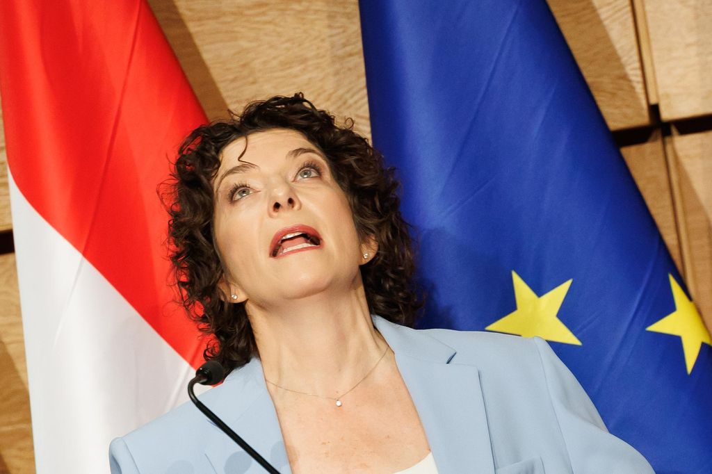 20260131 -- Dobrev Klára évértékelő beszéde a Helia Hotelben. // fotó: Hatlaczki Balázs