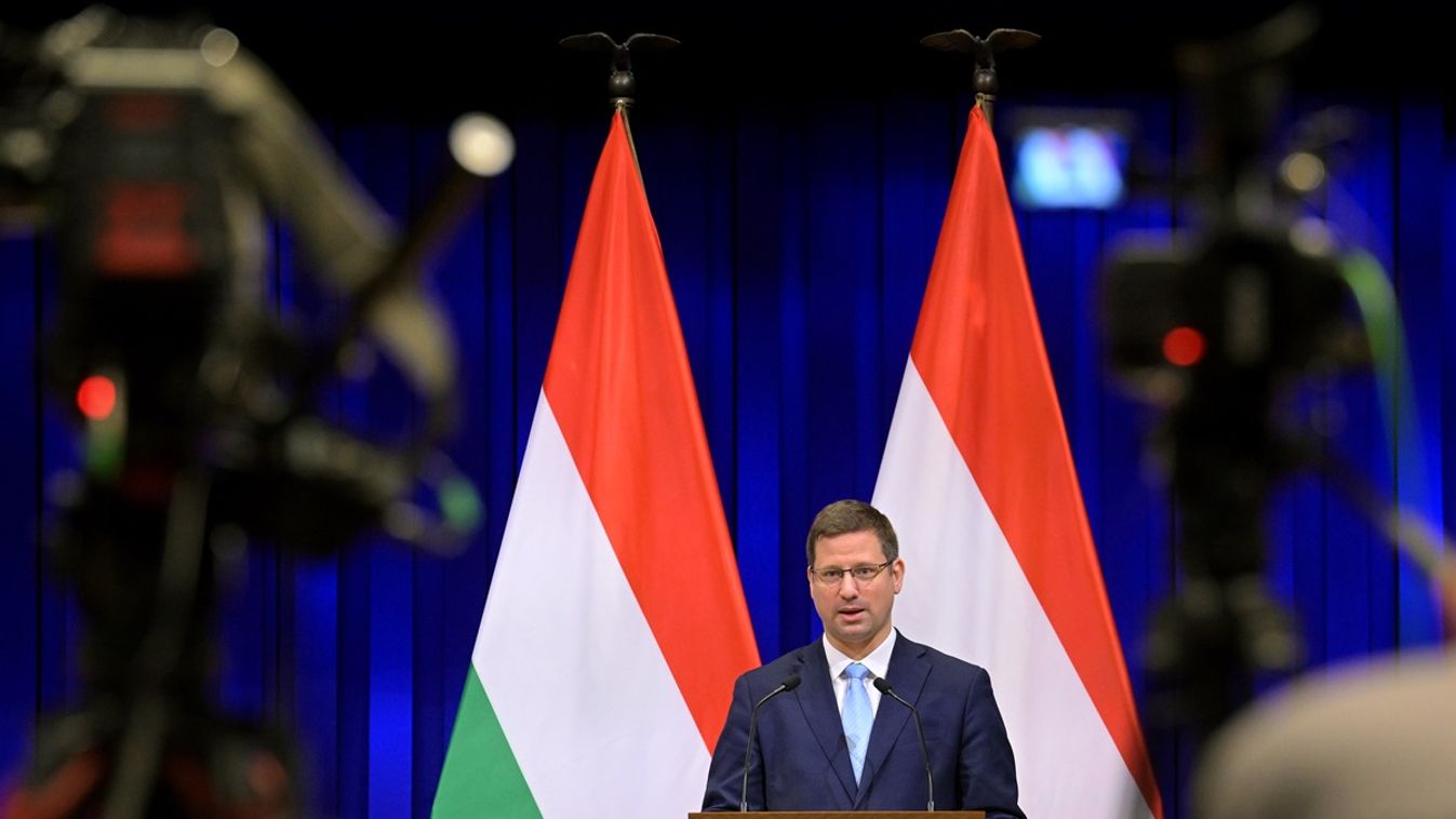 Gulyás Gergely a PS-nek: ha von der Leyen kiállt volna a magyarokért Zelenszkijjel szemben, már zubogna az olaj