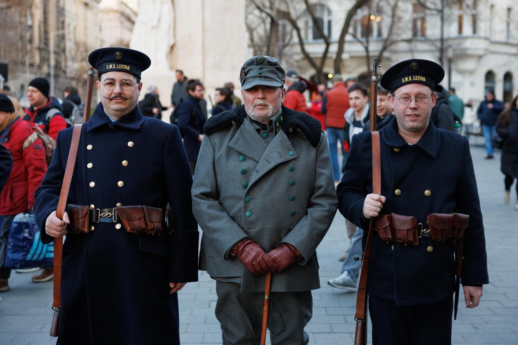 20260224 -- A Nemzeti Maximumért Alapítvány és a PestiSrácok-csapatának emlékműsora a kommunizmus áldozatai emléknapjának előestéjén, a Vértanúk terén. // fotó: Hatlaczki Balázs