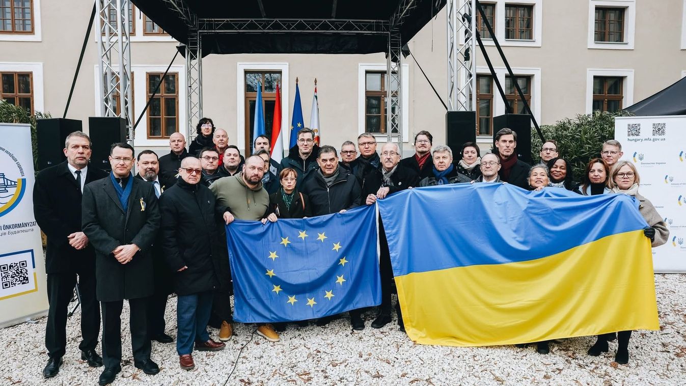 Kinek kellene megtámadnia a hazánkat, hogy az ellenzék ne álljon át azonnal?