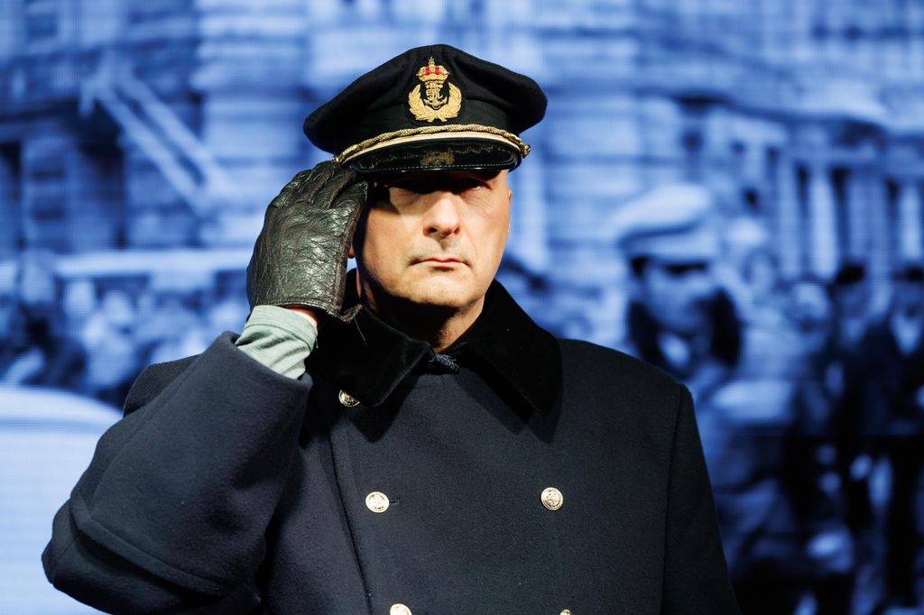 20260224 -- A Nemzeti Maximumért Alapítvány és a PestiSrácok-csapatának emlékműsora a kommunizmus áldozatai emléknapjának előestéjén, a Vértanúk terén. hagyományőrzők // fotó: Hatlaczki Balázs