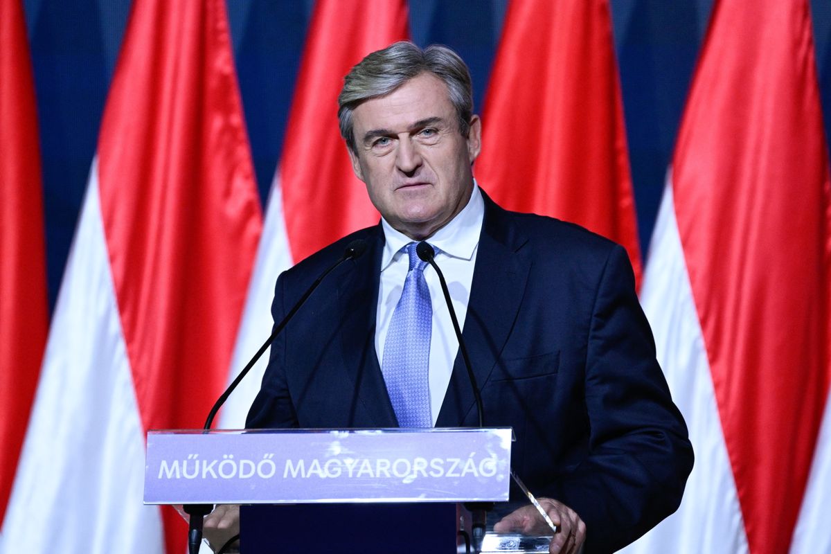 KAPITÁNY István; MAGYAR Péter