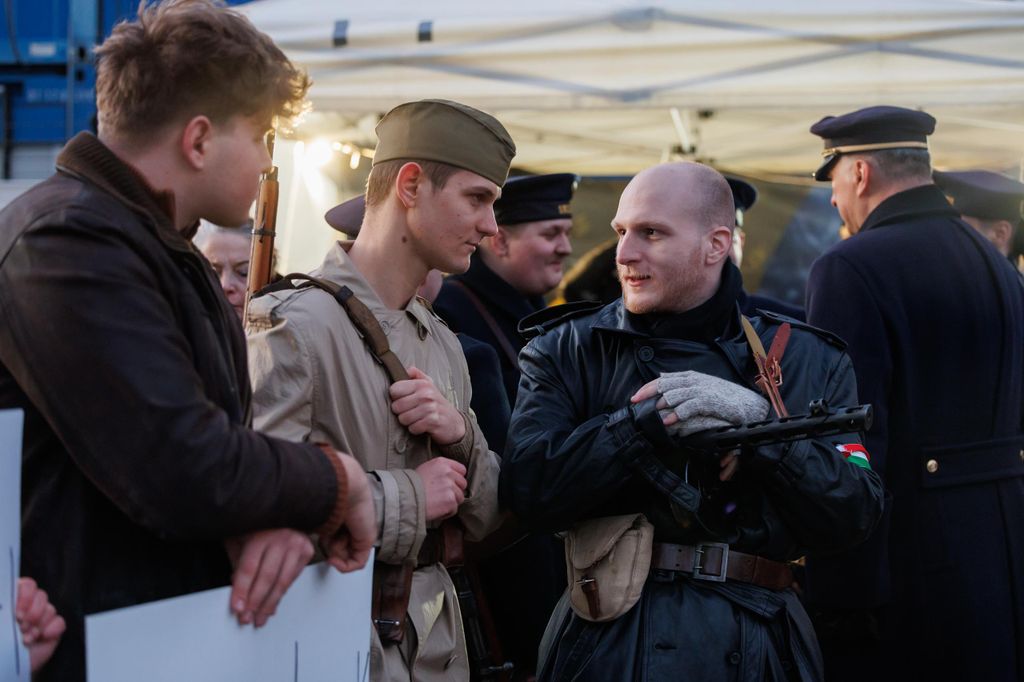 20260224 -- A Nemzeti Maximumért Alapítvány és a PestiSrácok-csapatának emlékműsora a kommunizmus áldozatai emléknapjának előestéjén, a Vértanúk terén. // fotó: Hatlaczki Balázs