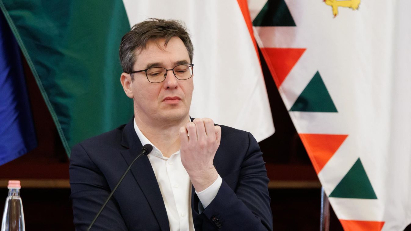 Bizonyos fővárosi megfontolásból idén többet kell szennyezniük a buszoknak Budapesten