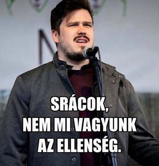 Fekete-Győr András egyik kedvelt influenszére, Csokira akadt ki, akire most ráusztíja komment kommandóját