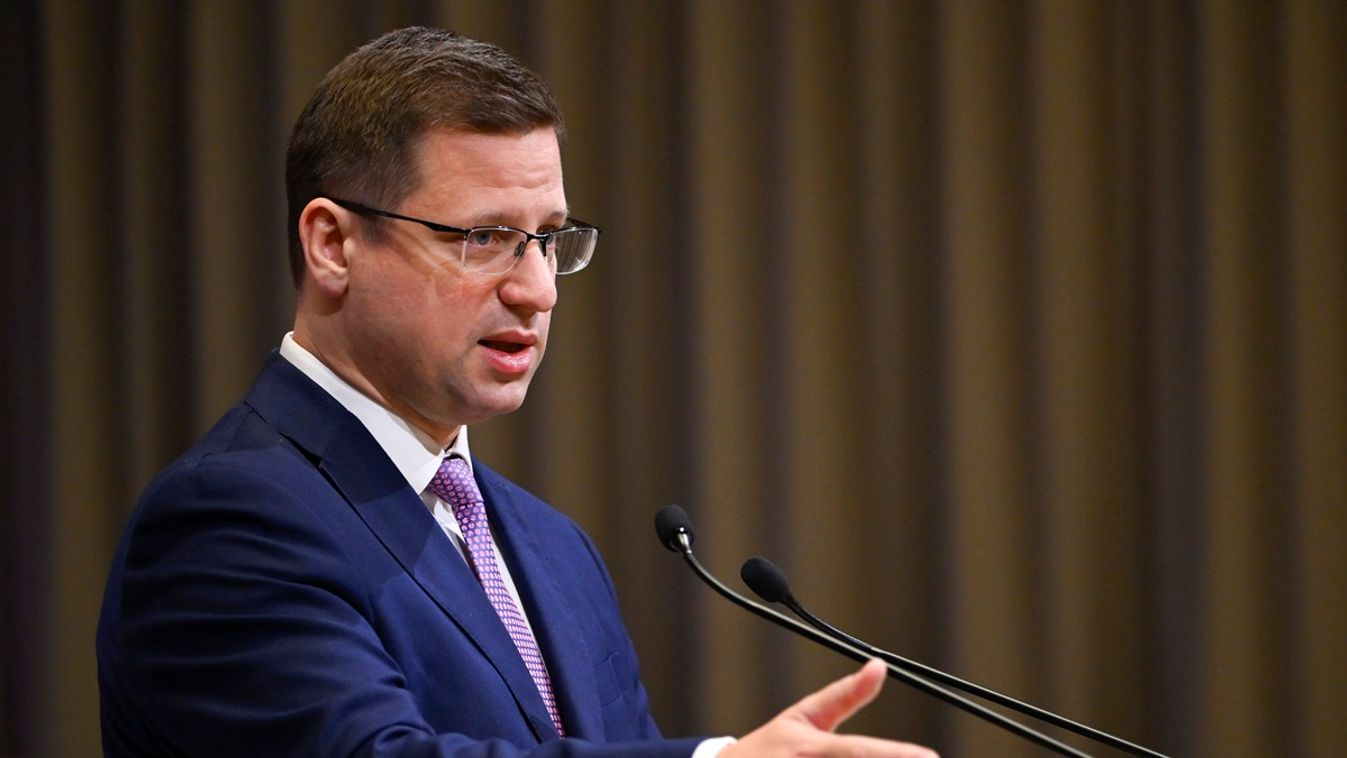 Gulyás Gergely a PS-nek: csak egyfajta uniós tagság van, Ukrajna tehát vétójoggal szólhatna bele Európa sorsába