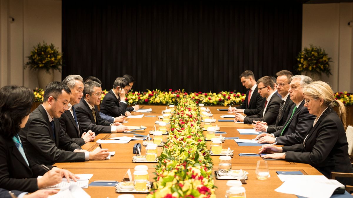 Budapesten járt a kínai külügyminiszter