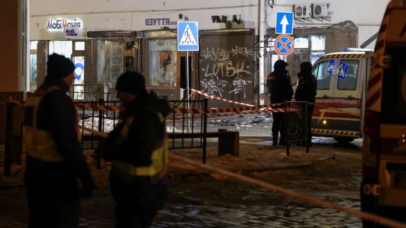 Lembergben megöltek egy rendőrnőt és a robbanásokban megsebesítettek több embert