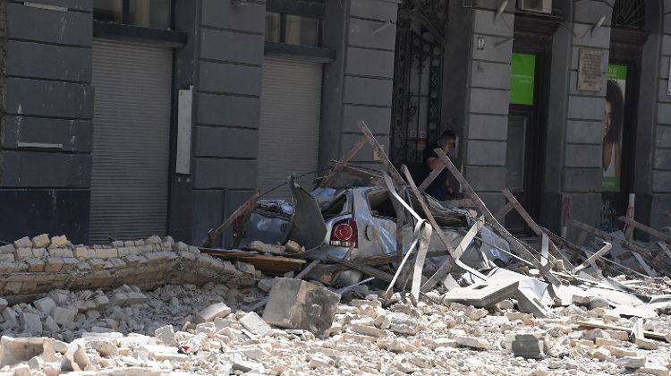 VÁDEMELÉS a házomlás miatt