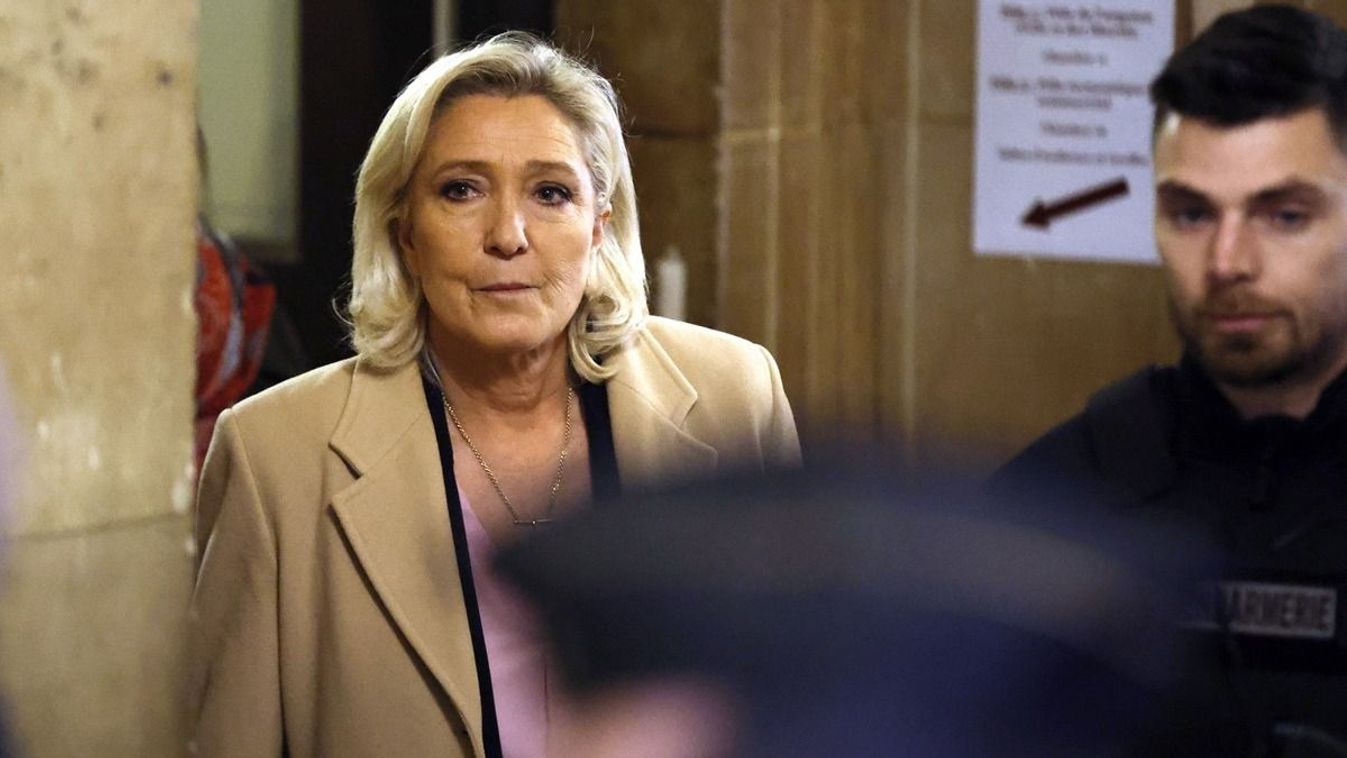 Négyéves börtönt kér az ügyészség Marine Le Penre