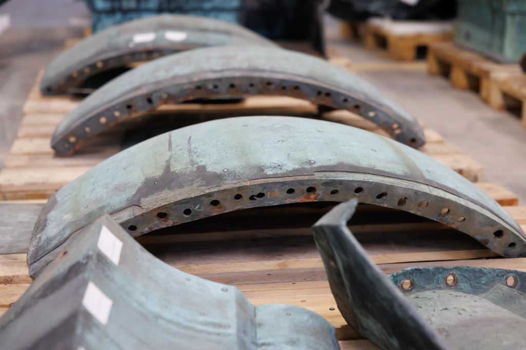 20260312 -- Sajtótájékoztató a Hősök tere milleniuimi szoborcsoportjának Gábriel arkangyalt ábrázoló szobrának restaurálásáról a Museum Complex Kft. restaurátorműhelyében. // fotó: Hatlaczki Balázs