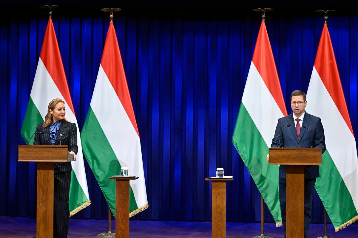 Kormányinfó GULYÁS Gergely; VITÁLYOS Eszter