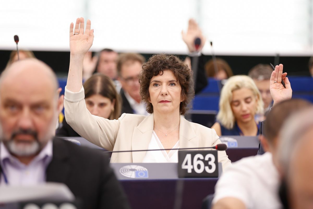 Dobrev Klára szerint ők fogják a baloldali értékeket képviselni a parlamentben. Már, ha van ilyen. 