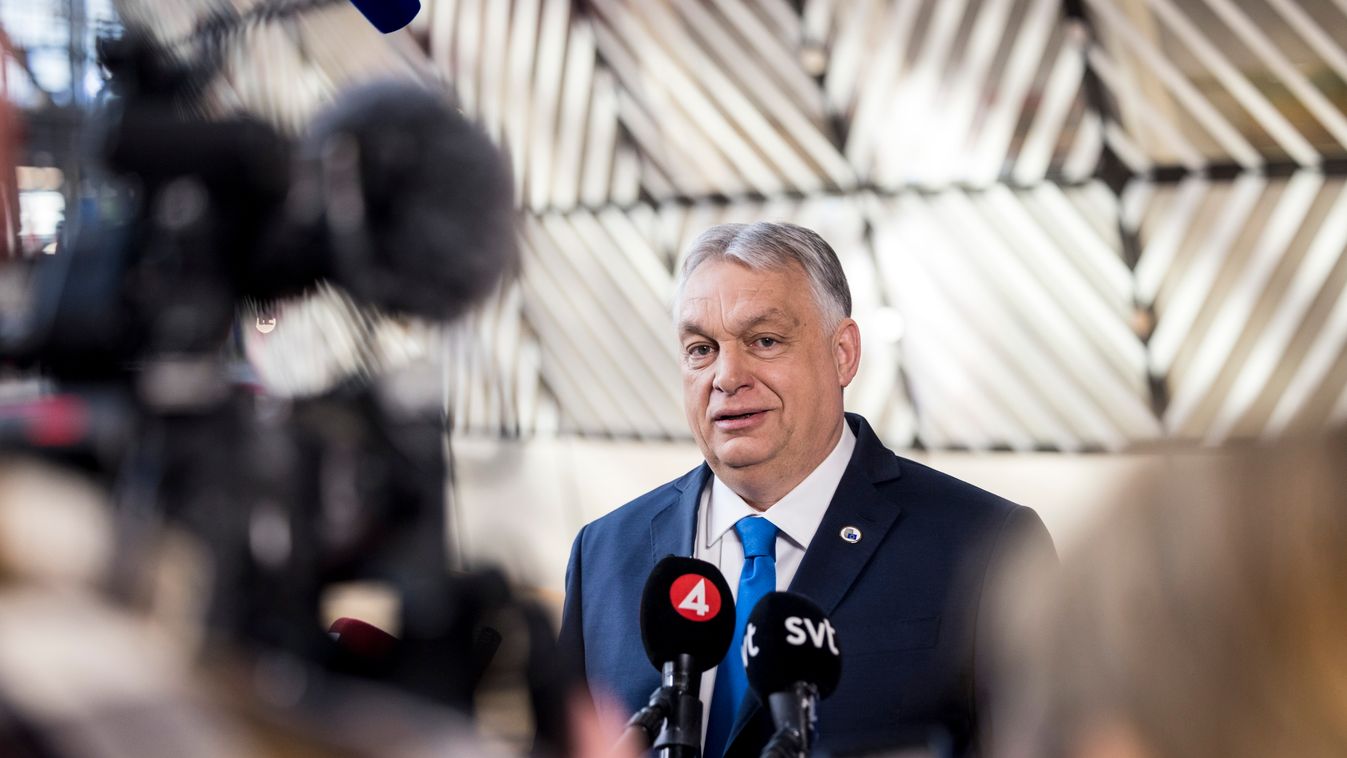 Orbán az EU-csúcson: Megyünk tovább, kesztyűt fel!