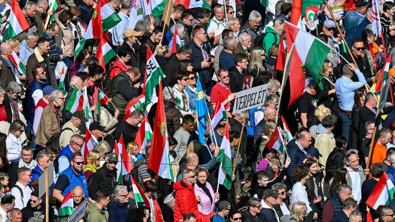 Miben téved az ukrán zászlós tiszás tömeg?