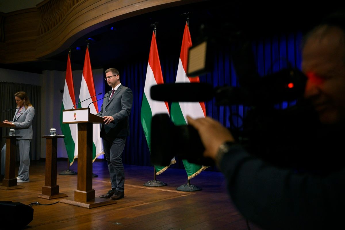 Zelenszkij GULYÁS Gergely; VITÁLYOS Eszter