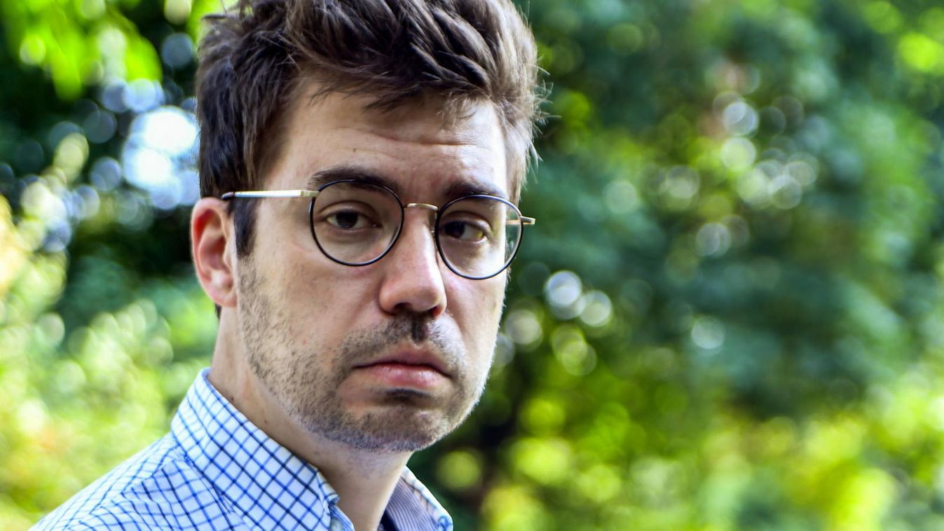 Kár érte, pocsék ügynök volt