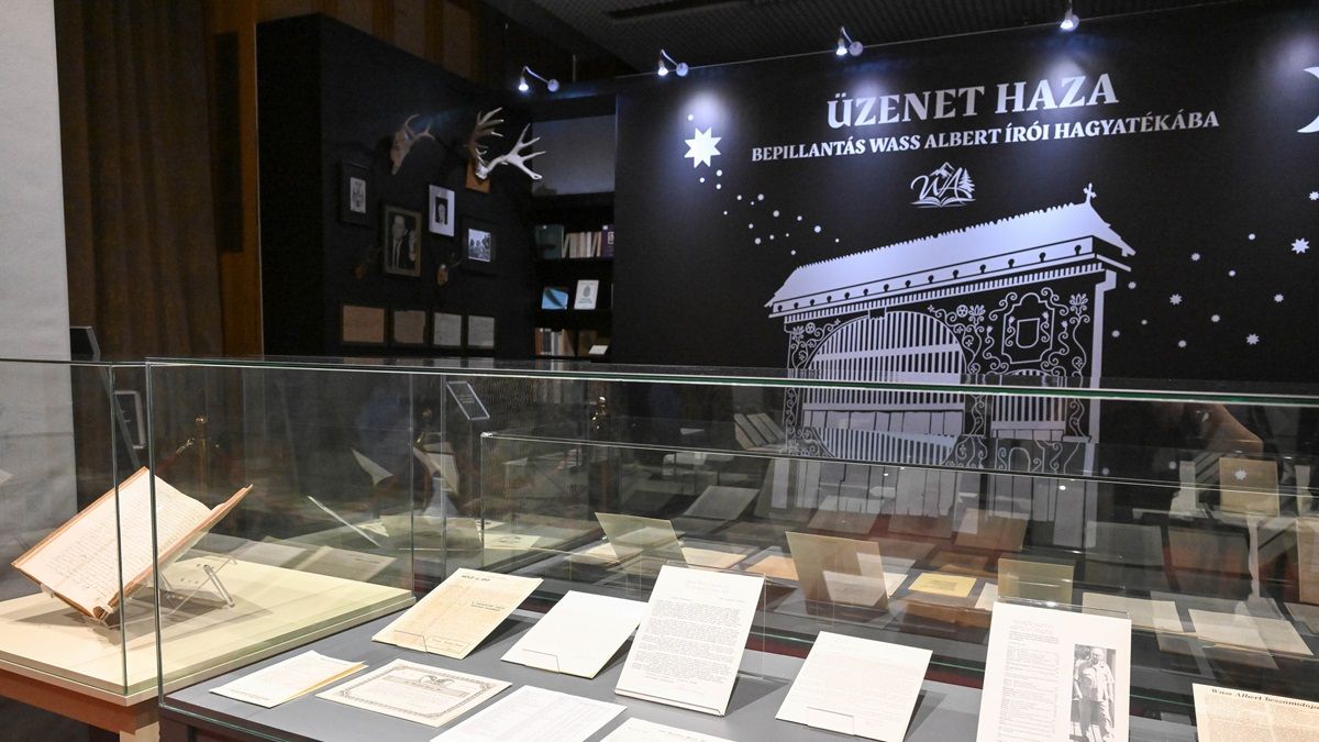 Üzenet haza címmel nyílt kiállítás Wass Albert hagyatékából az Országos Széchenyi Könyvtárban