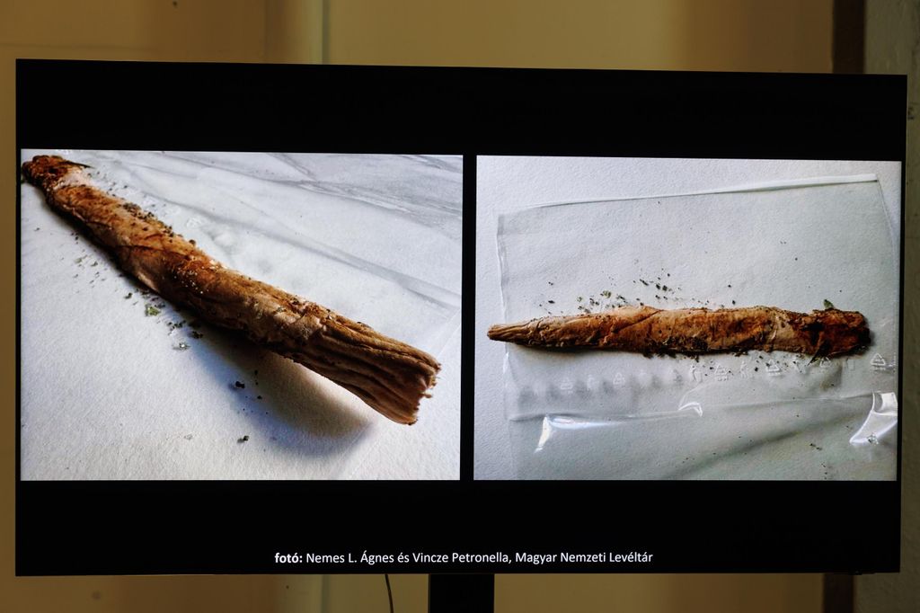 20260312 -- Sajtótájékoztató a Hősök tere milleniuimi szoborcsoportjának Gábriel arkangyalt ábrázoló szobrának restaurálásáról a Museum Complex Kft. restaurátorműhelyében. // fotó: Hatlaczki Balázs