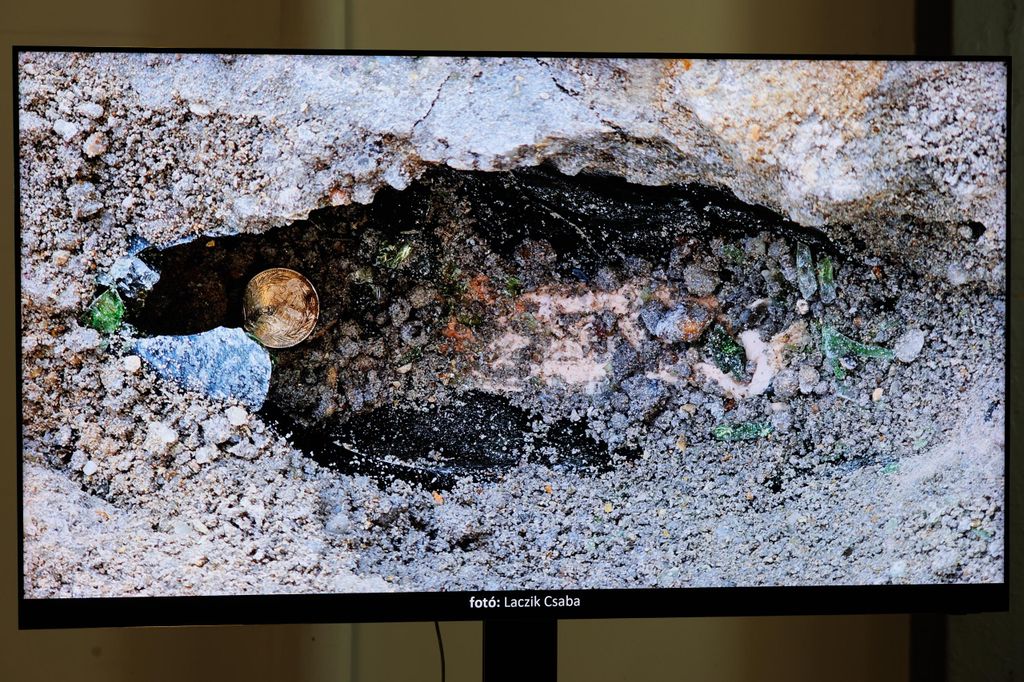 20260312 -- Sajtótájékoztató a Hősök tere milleniuimi szoborcsoportjának Gábriel arkangyalt ábrázoló szobrának restaurálásáról a Museum Complex Kft. restaurátorműhelyében. // fotó: Hatlaczki Balázs