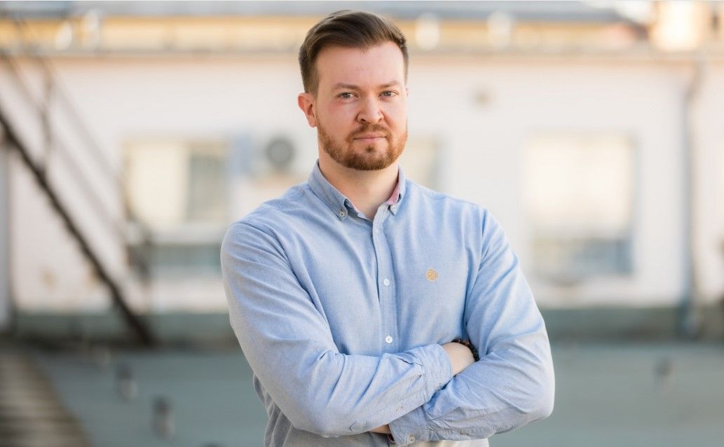 Fizetett ügynök, vagy kirakat egy pénzmosáshoz?