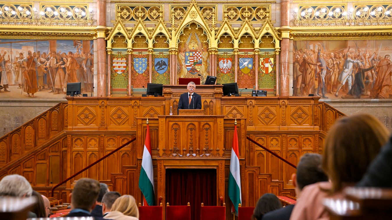 Európa vagy visszatér a gyökereihez, vagy elsüllyed, mint a Titanic - Megkezdődött az első Patrióta nagygyűlés Budapesten (ÉLŐ)