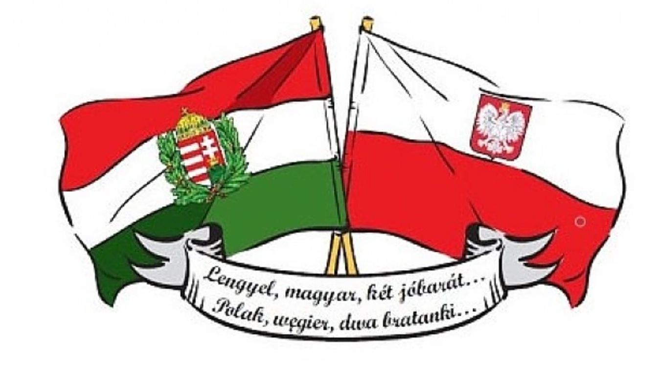 Lengyel és magyar nemzeti színekbe öltözik a Lánchíd a Lengyel-Magyar Barátság Napján