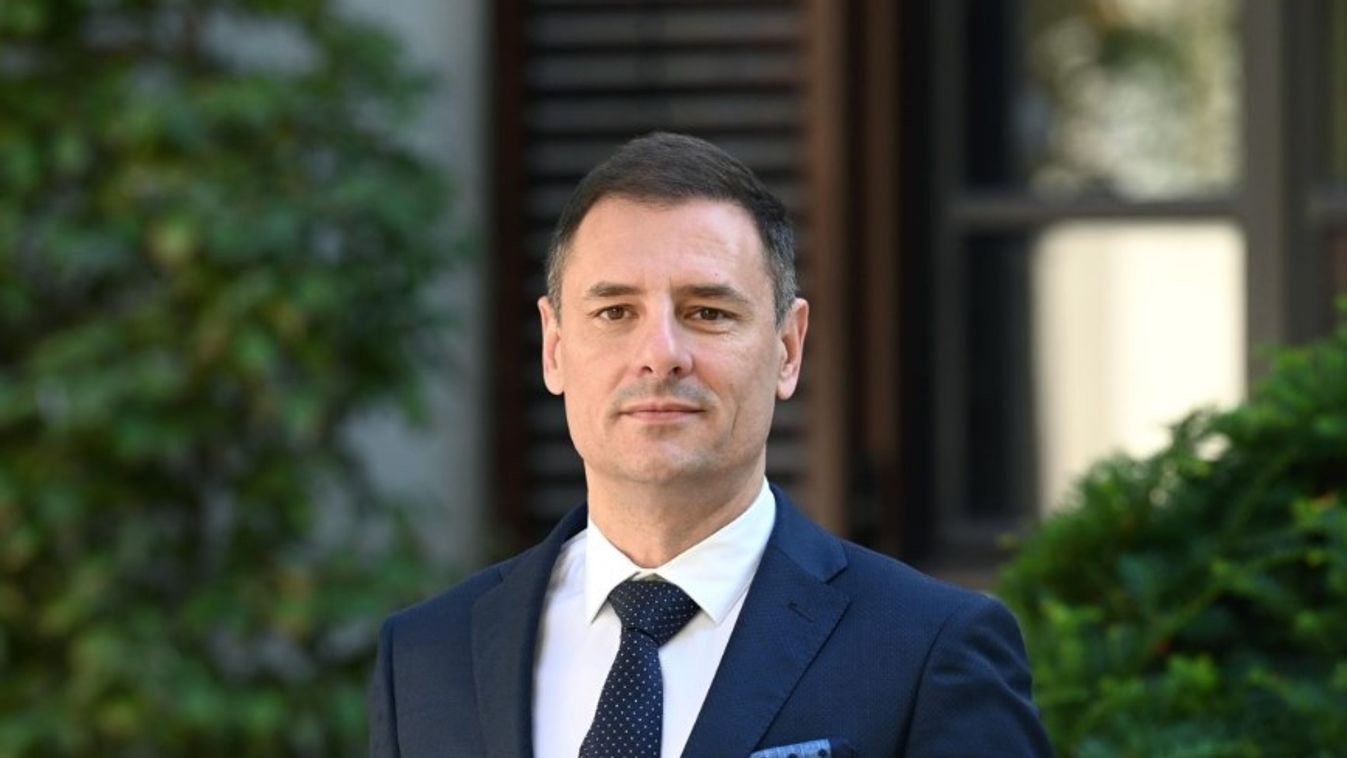 Kémkedés miatt jelentette fel Panyi Szabolcsot Tuzson Bence