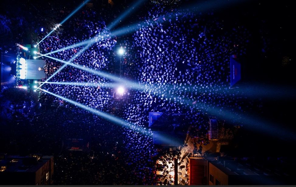 Itt kérem mindenki fizetett provokátor