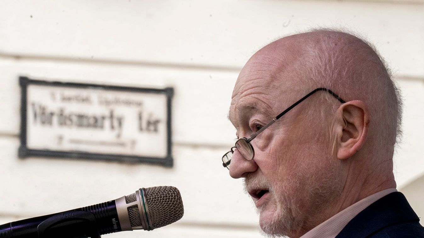 Elhunyt Nádasdy Ádám nyelvész, költő és műfordító