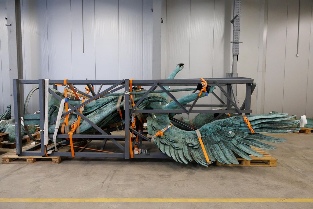 20260312 -- Sajtótájékoztató a Hősök tere milleniuimi szoborcsoportjának Gábriel arkangyalt ábrázoló szobrának restaurálásáról a Museum Complex Kft. restaurátorműhelyében. // fotó: Hatlaczki Balázs