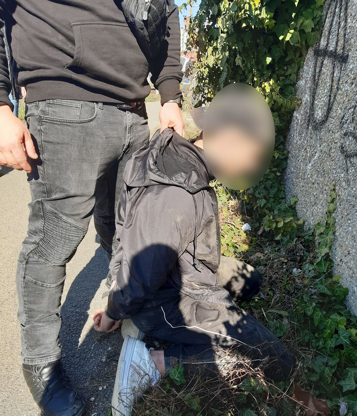 SZANASZÉT futkosott a banda