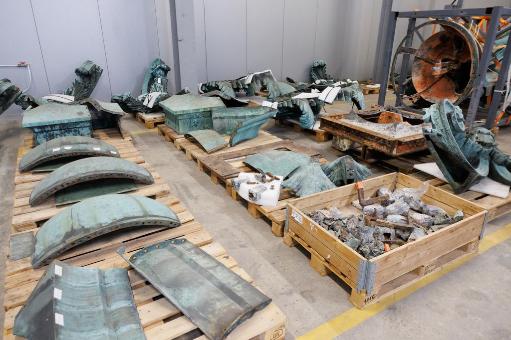 20260312 -- Sajtótájékoztató a Hősök tere milleniuimi szoborcsoportjának Gábriel arkangyalt ábrázoló szobrának restaurálásáról a Museum Complex Kft. restaurátorműhelyében. // fotó: Hatlaczki Balázs