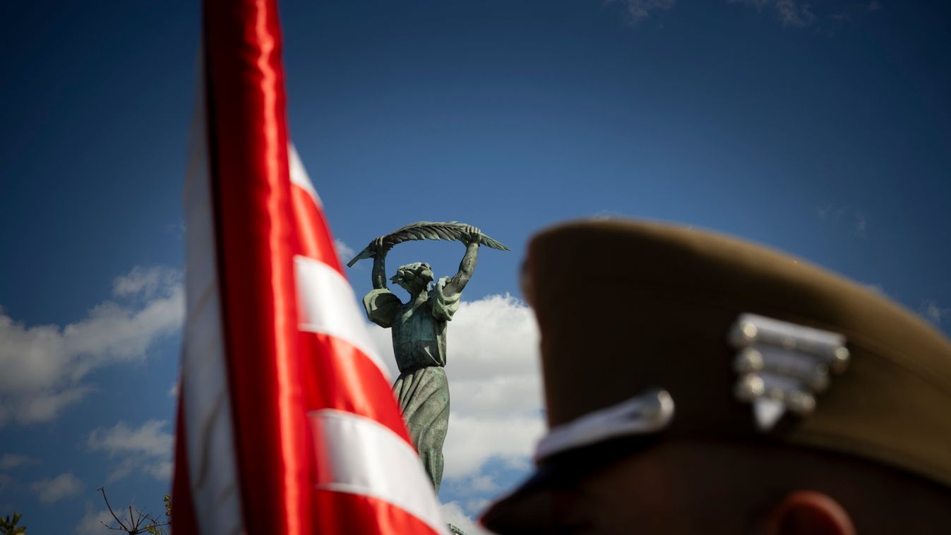 A Citadella tetejéről egyesek talán ma is lőnék a "rebellis pestieket"