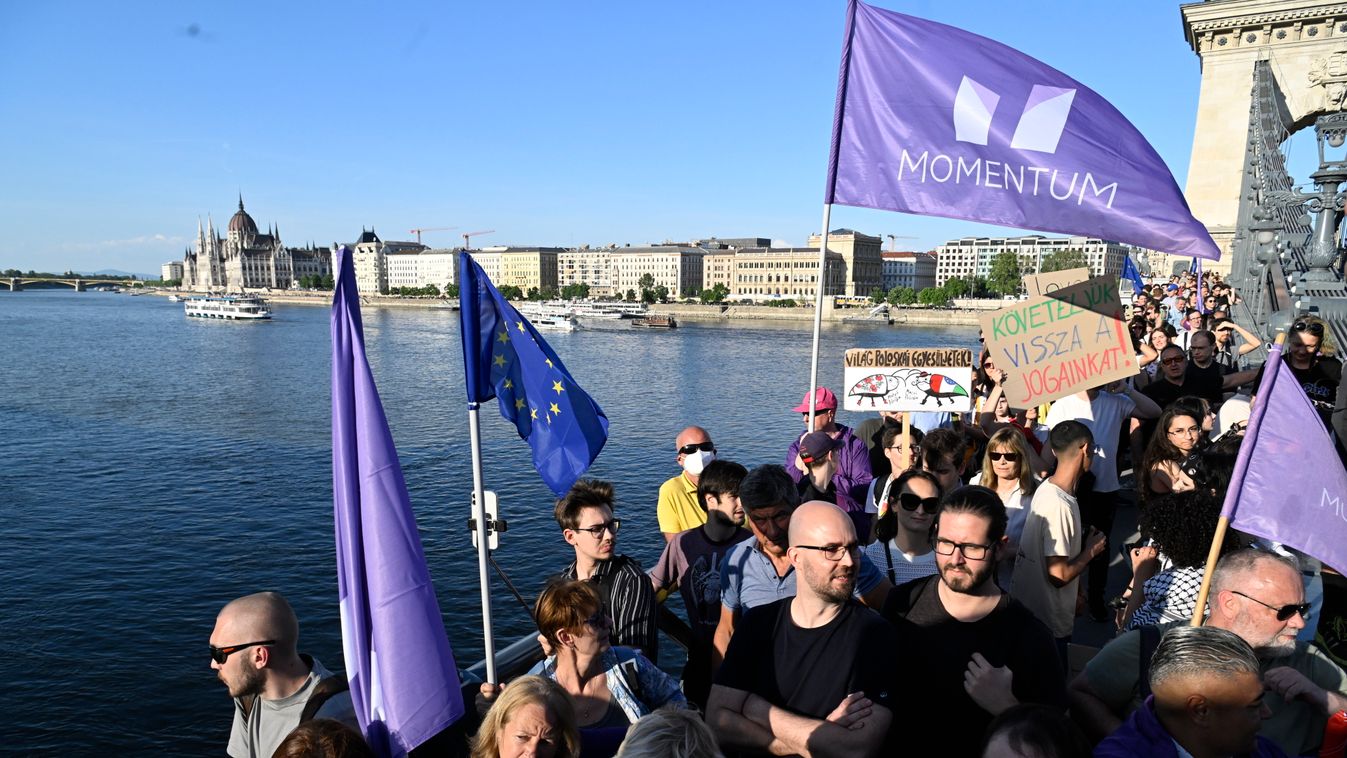 Azt álmodta a Momentum, hogy két hete választást nyertek, úgyhogy most el is kezdtek követelőzni