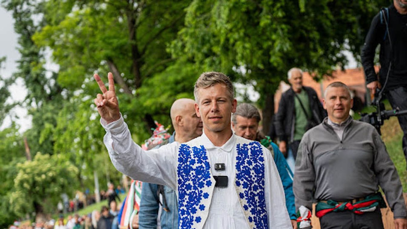 A tiszás O1G tábornak nem tetszik, hogy Magyar Péter a külhoni magyarok támogatásáról beszél