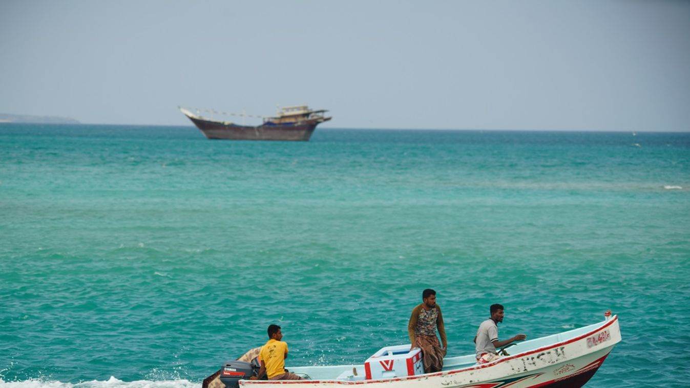 Az amerikai haditengerészet megkezdi a Hormuzi-szoros blokádját