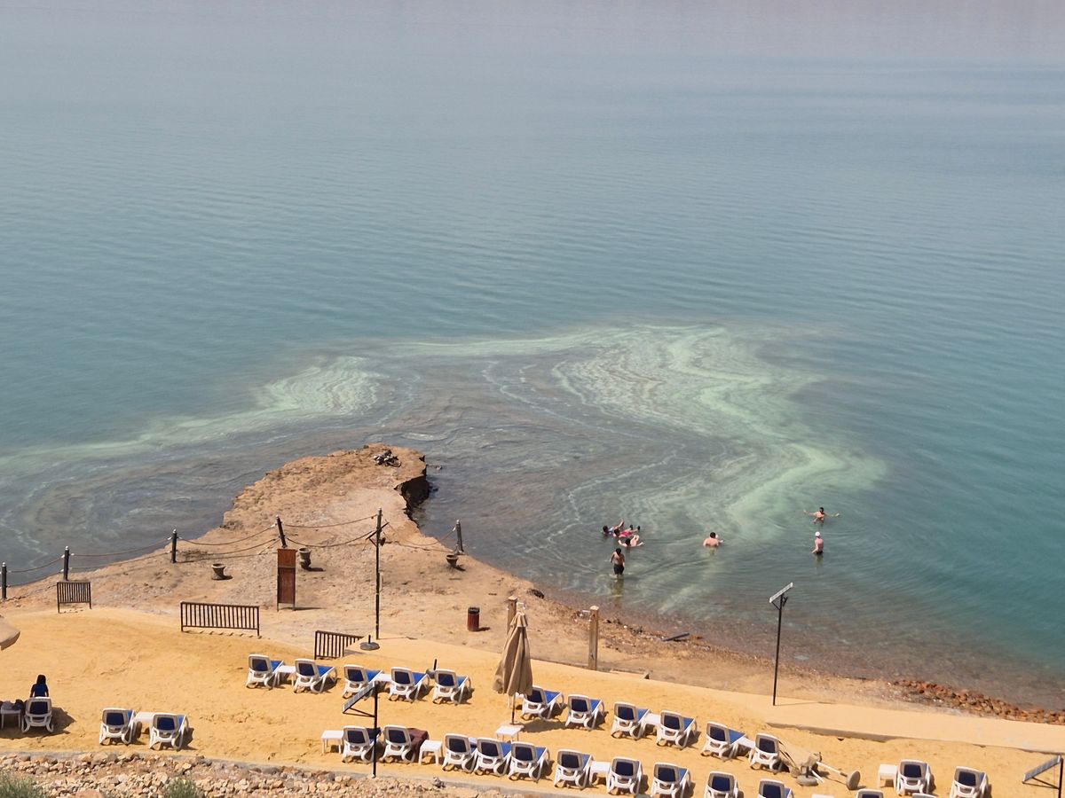 Fotó: Georg Spöttle. A Holt-tenger a Jordán-árokban, földünk legmélyebb pontján fekszik