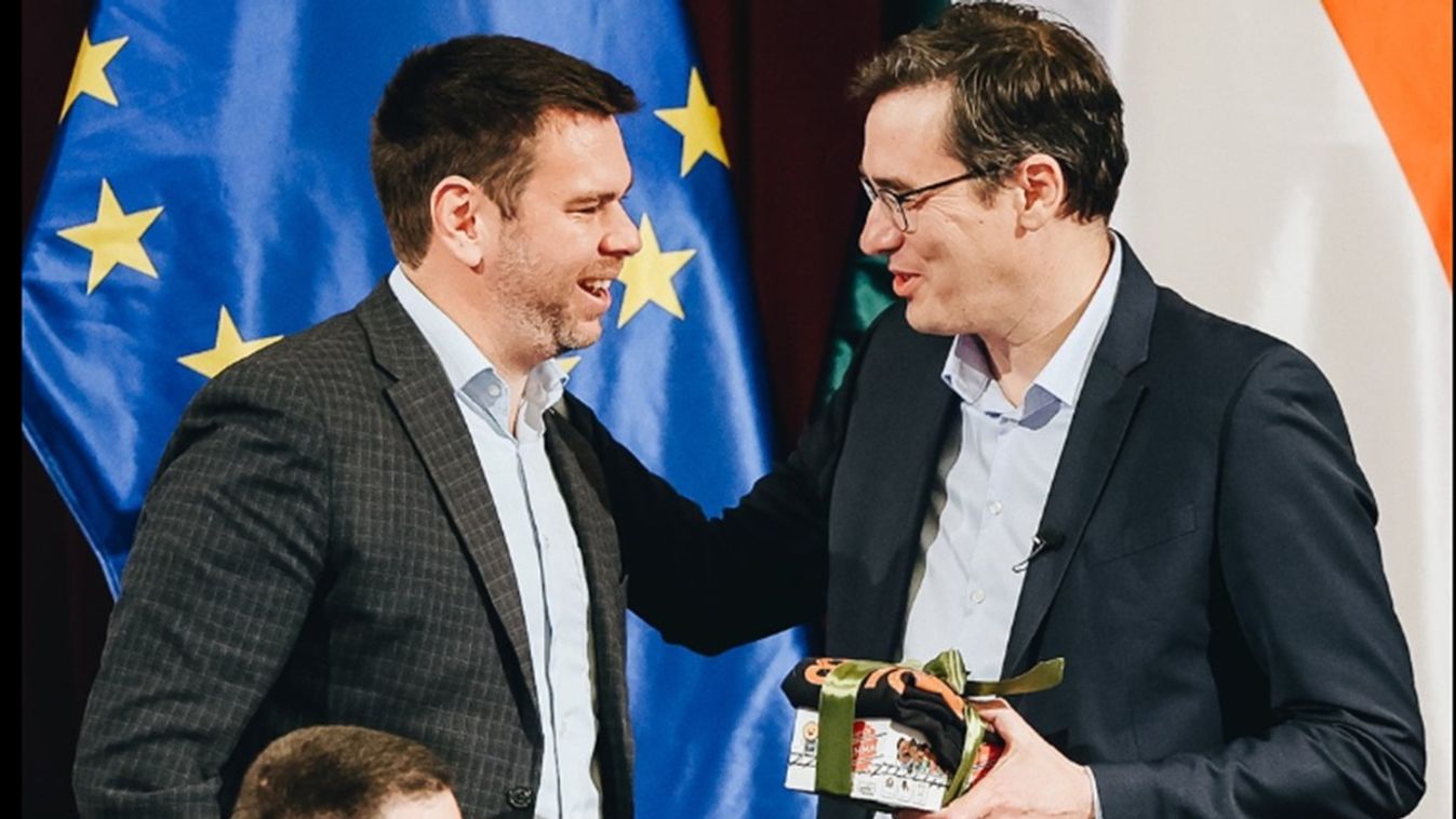 Karácsonynak nagy kő esett le a szívéről, gyorsan gratulált is Vitézy kinevezéséhez