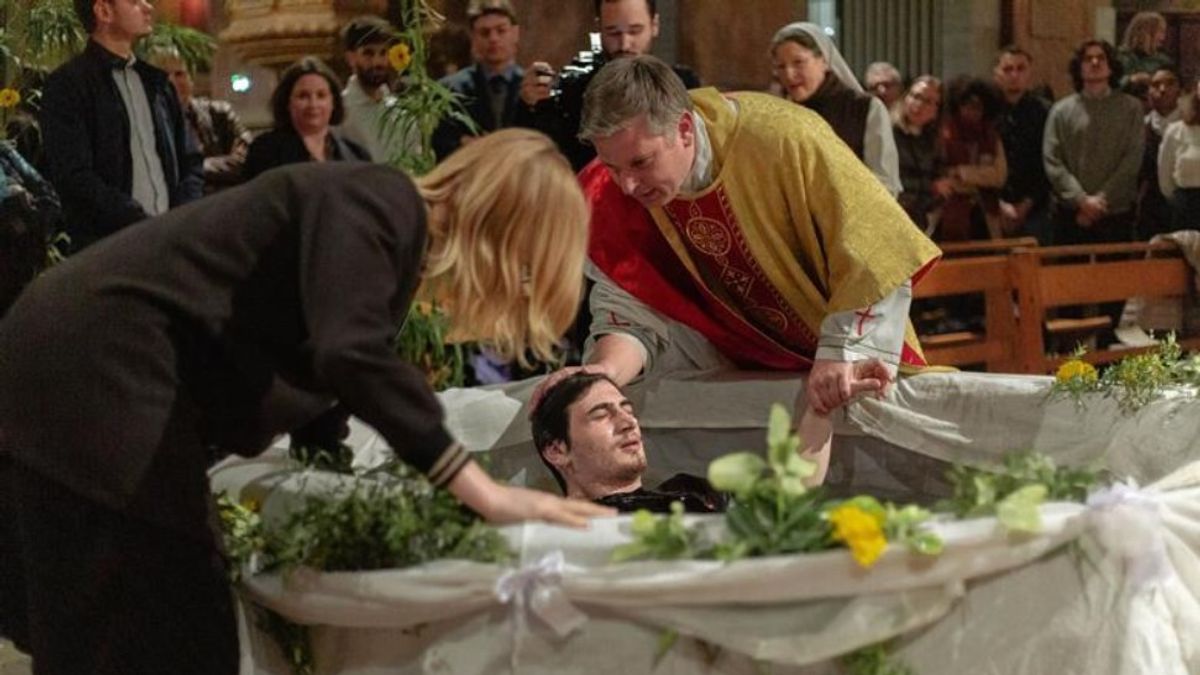 Nem tabu többé a megtérés - Ugrásszerűen megnőtt a felnőttként megkeresztelkedők száma Franciaországban