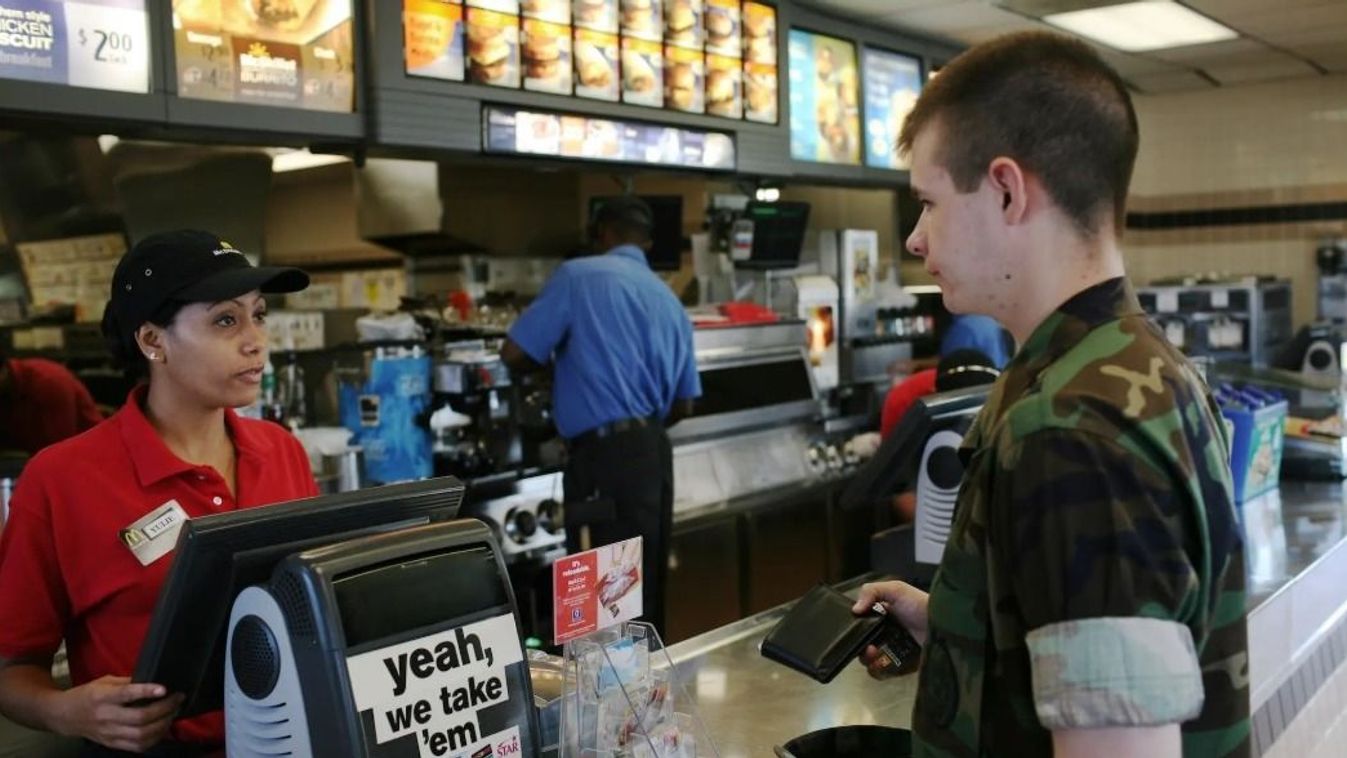 A tiszások szerint szégyen a kétkezi munka