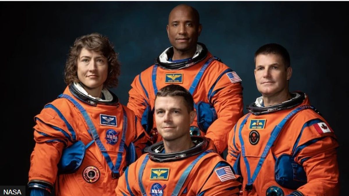 Rekordot döntve minden korábbinál távolabb repültek az Artemis 2 program űrhajósai a Földtől