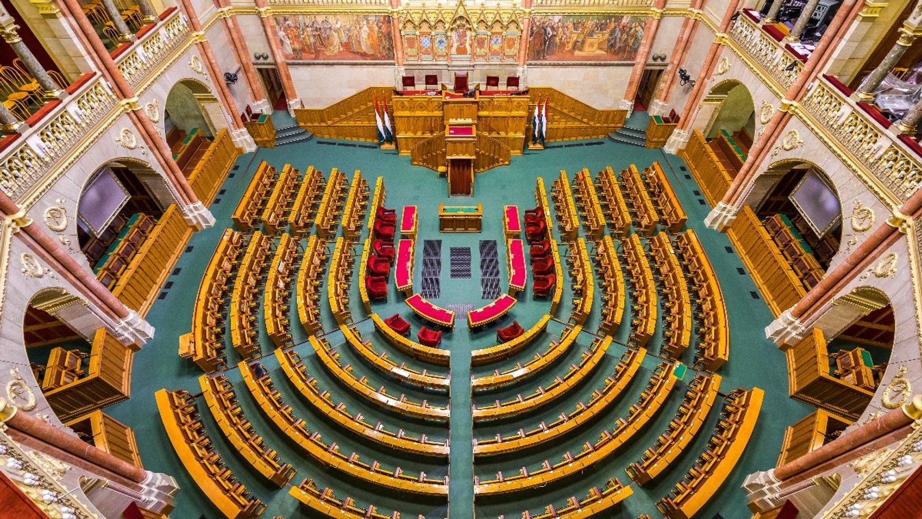 Az is egy lényeges választási mutató, hogy a magyar parlamentben elvileg százszázalékos jobboldali többség van