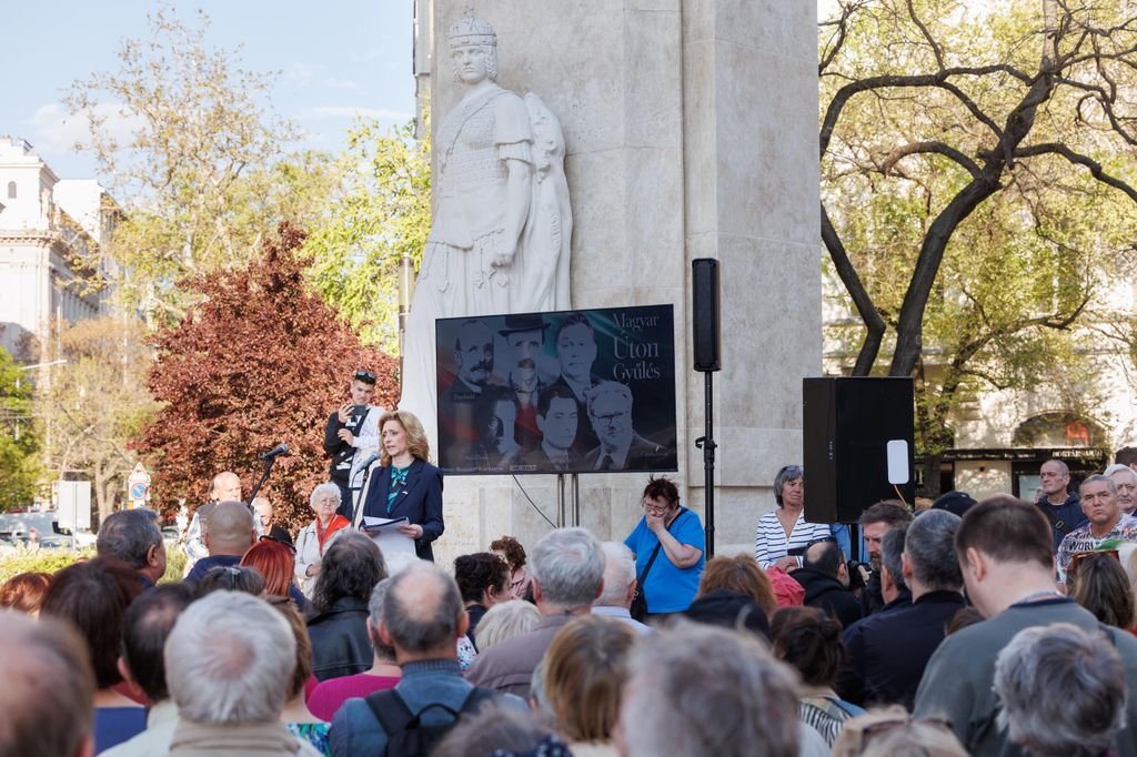 20260416 -- A Pesti Srácok és a Nemzeti Maximumért Alapítvány Magyar Úton Gyűlés nevű rendezvénye a Vértanúk terén. Ferenczi Orsolya // fotó: Hatlaczki Balázs