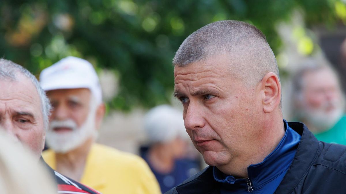 Ruszin-Szendi Romulusz ellen nem emelnek vádat az újságíró meglökése miatt