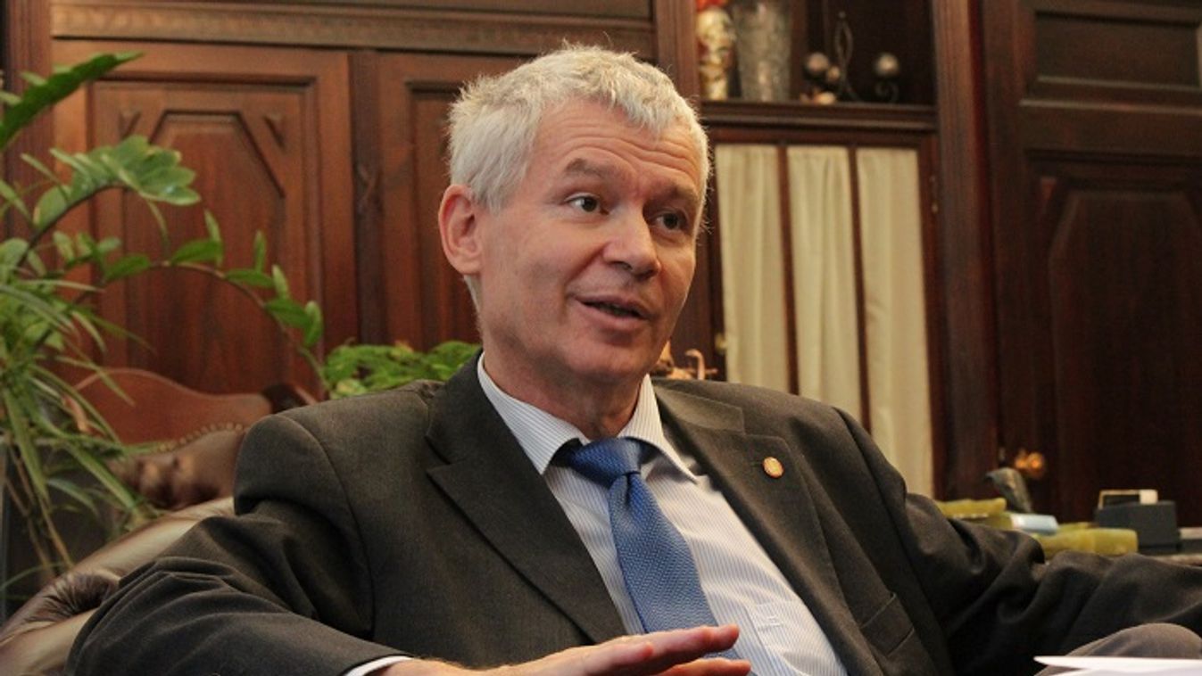 Politikai természetűnek nevezte az Alkotmánybíróság a Polt Pétert lemondásra felszólító nyilatkozatokat