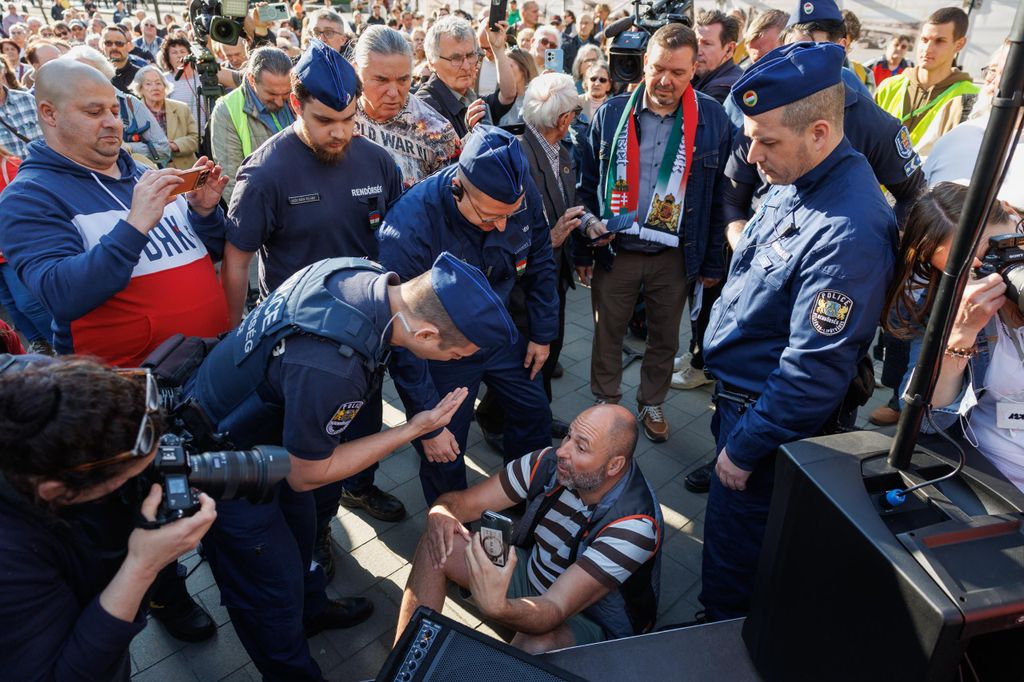 20260416 -- A Pesti Srácok és a Nemzeti Maximumért Alapítvány Magyar Úton Gyűlés nevű rendezvénye a Vértanúk terén. Szabó Bálint // fotó: Hatlaczki Balázs