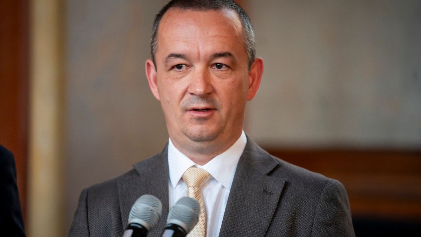 Erre készül az új nemzetbiztonsági bizottság élén Apáti István és a Mi Hazánk Mozgalom