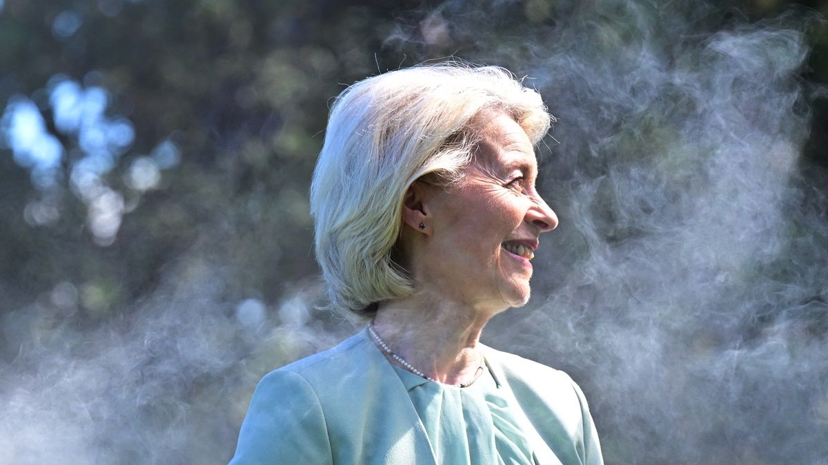 Az miért van, hogy Ursula von der Pfizer SMS-eit nem kémkedték ki a magyar kormányra ráállított titkosszolgálatok?