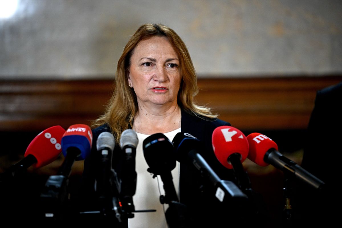 ÚJ országgyűlés, Bujdosó Andrea